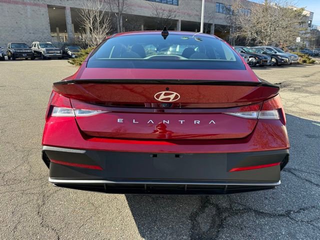 Certified 2025 Hyundai Elantra Sport image 19