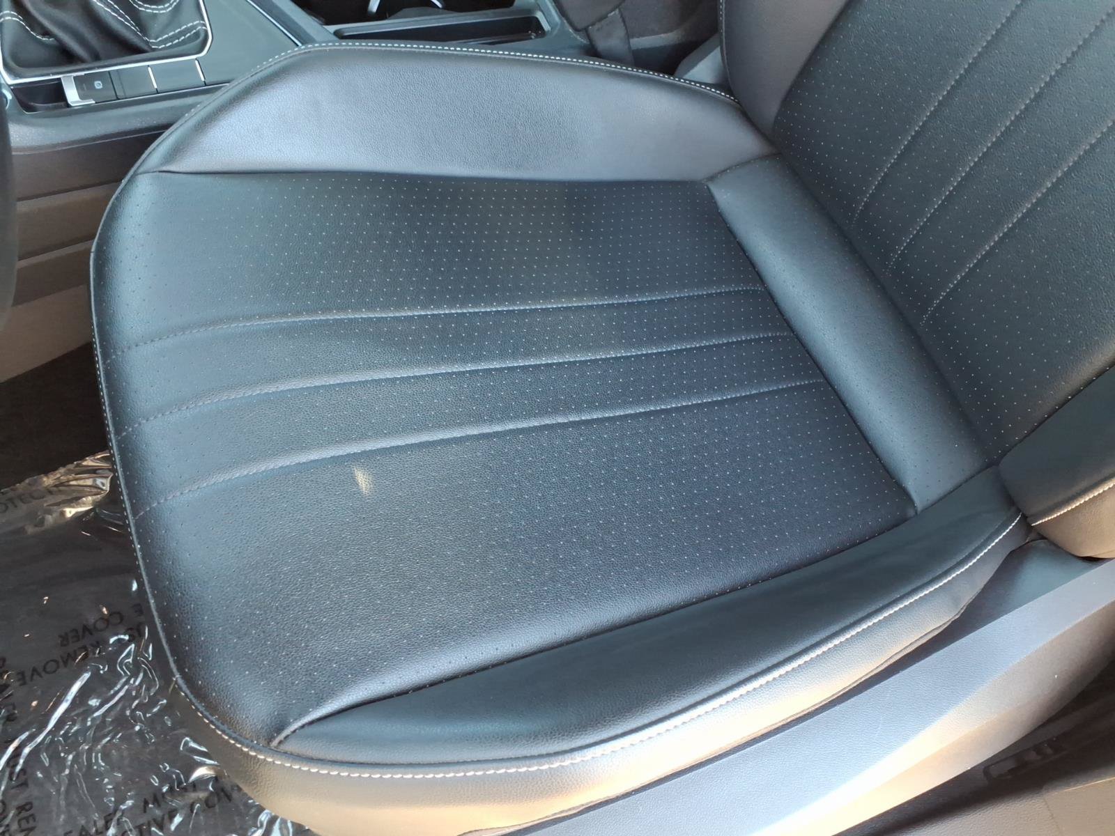 Certified 2023 Volkswagen Tiguan SE R-Line FWD image 22