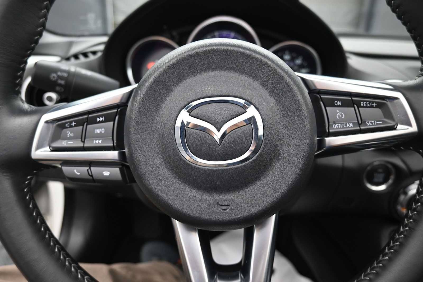 Used 2022 MAZDA MX-5 Miata RF Grand Touring RWD image 6
