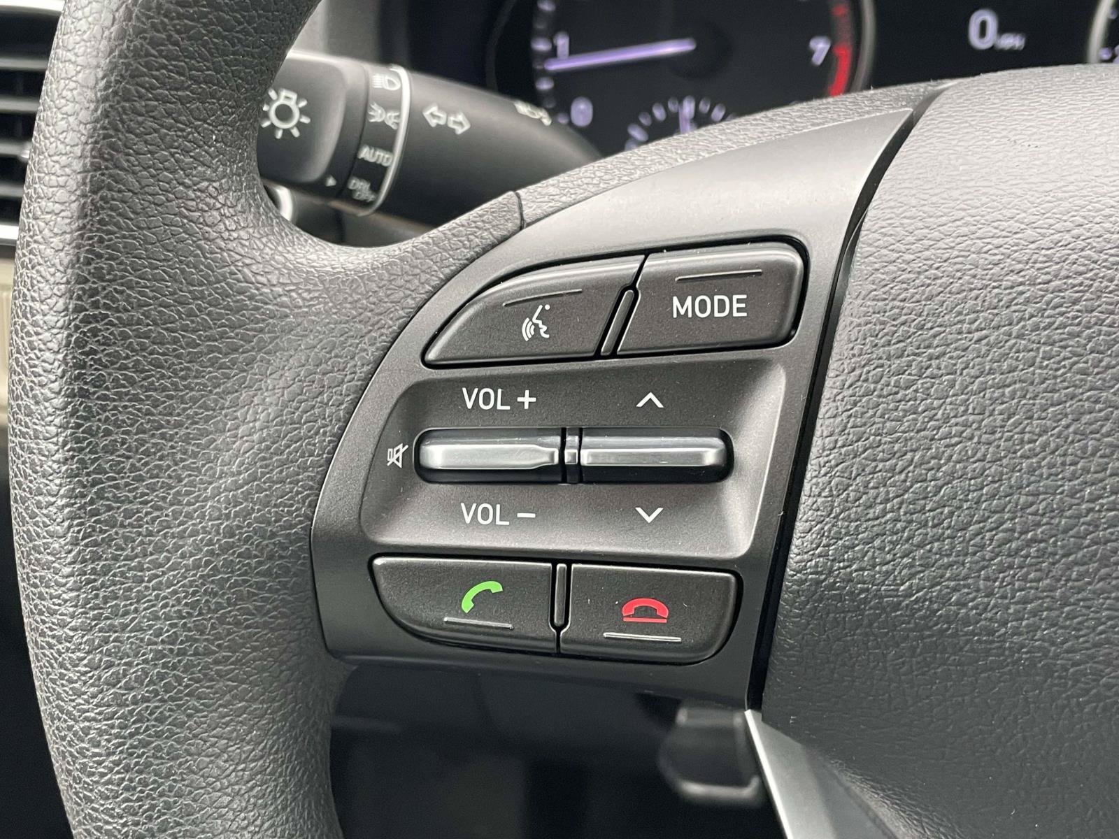 Used 2020 Hyundai Elantra GT FWD image 10