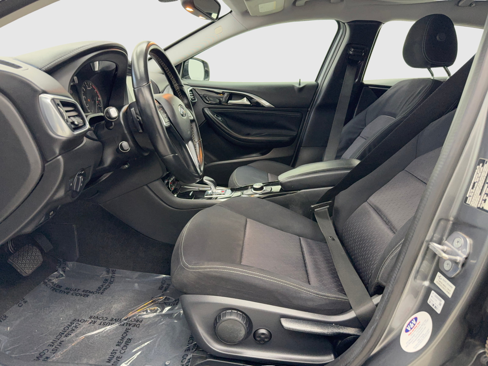 Used 2019 INFINITI QX30 FWD image 28