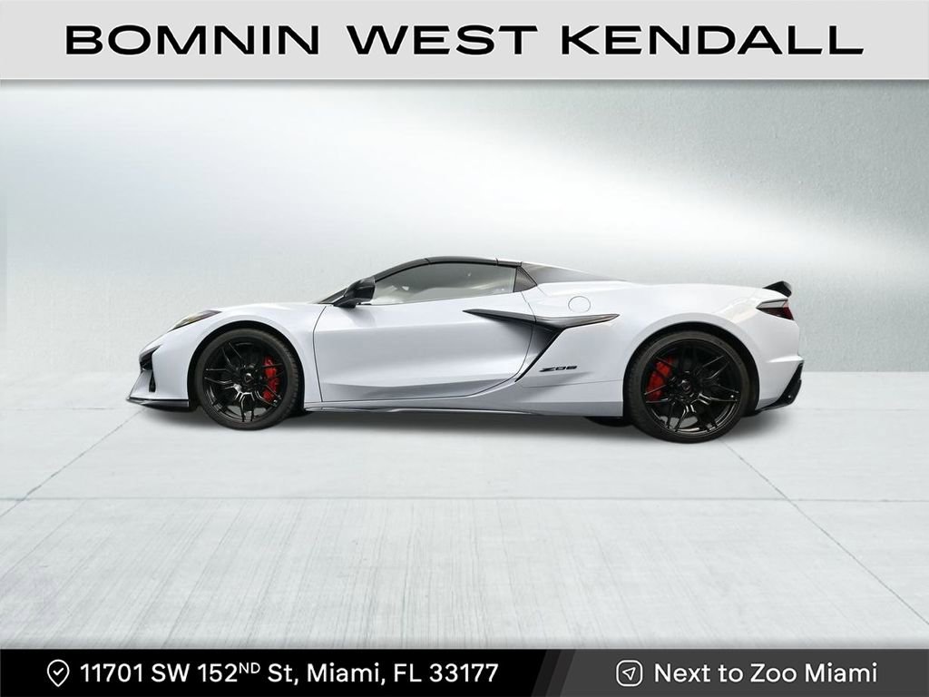 Used 2023 Chevrolet Corvette Z06 w/ Stealth Interior Trim Package image 21