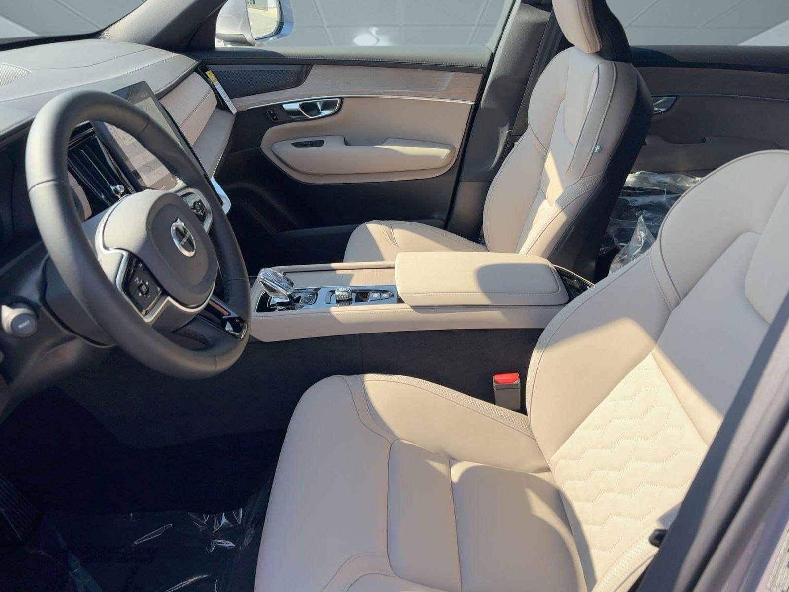 New 2026 Volvo XC90 B6 Plus w/ Protection Package AWD/4WD image 5