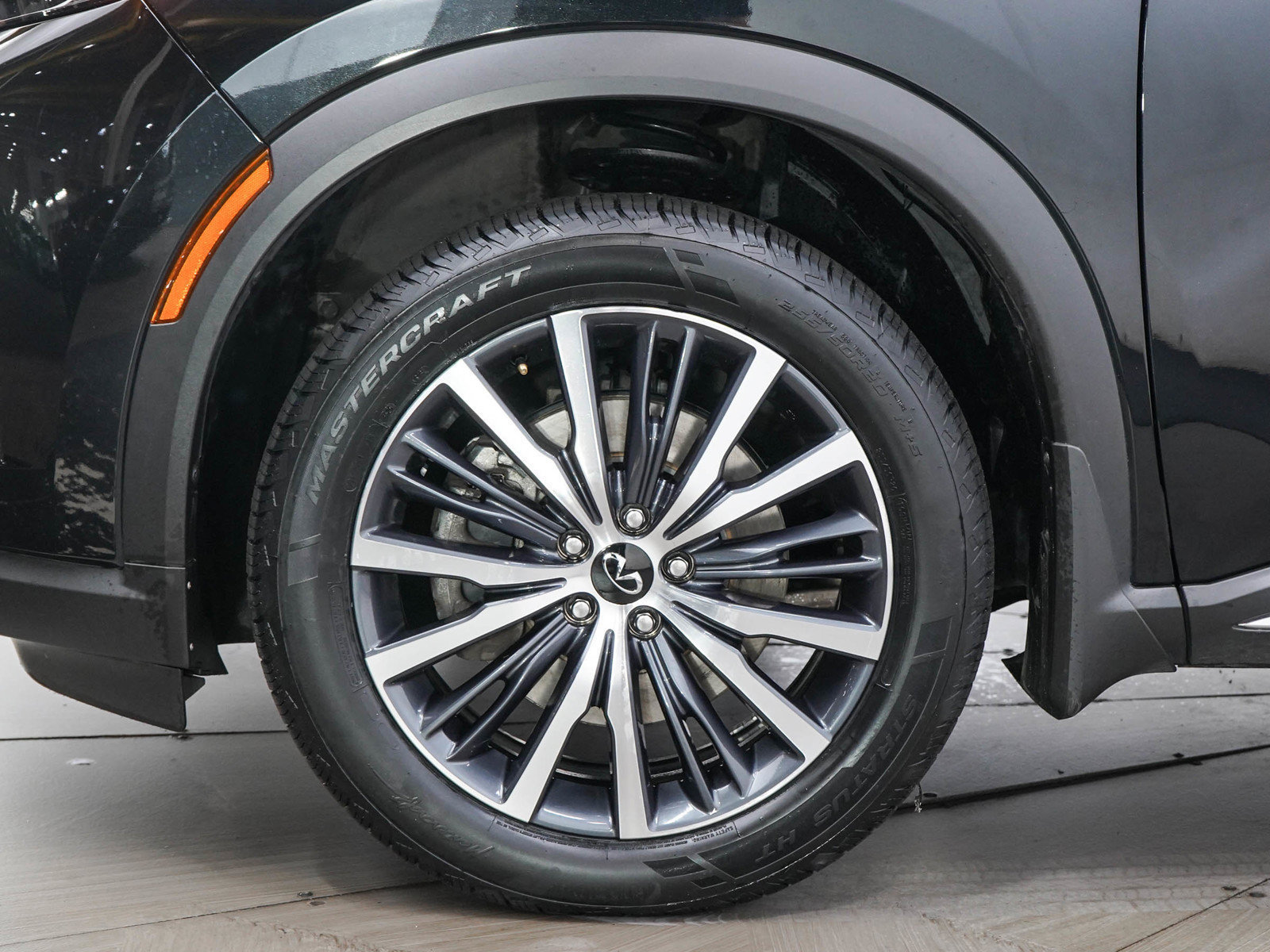 Used 2025 INFINITI QX60 Sensory AWD/4WD image 32