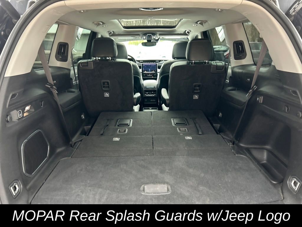 Used 2023 Jeep Grand Cherokee L Limited w/ Black Appearance Package image 30