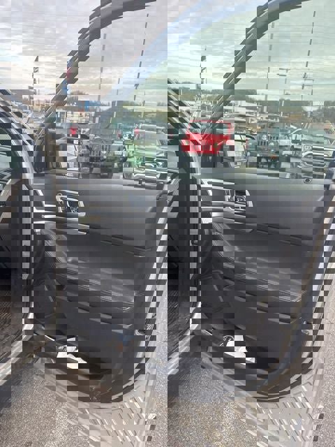 Used 2013 Ford Explorer XLT image 34