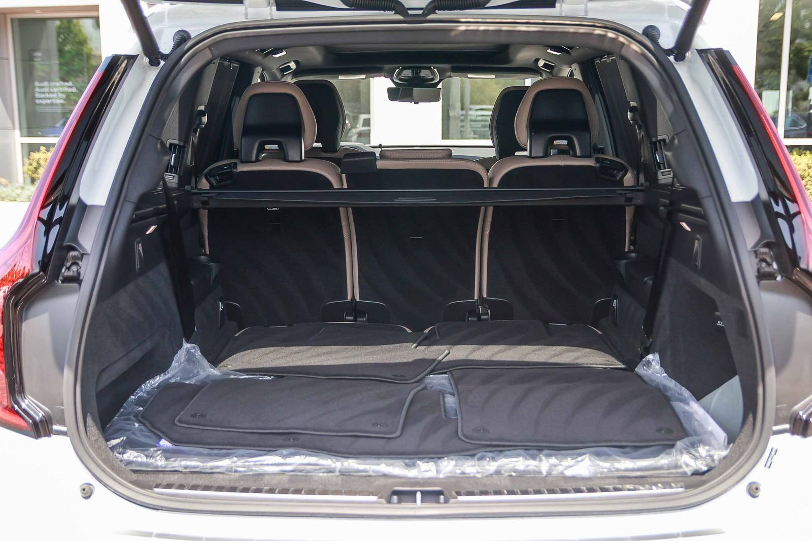 Used 2026 Volvo XC90 B6 Ultra w/ Protection Package AWD/4WD image 30