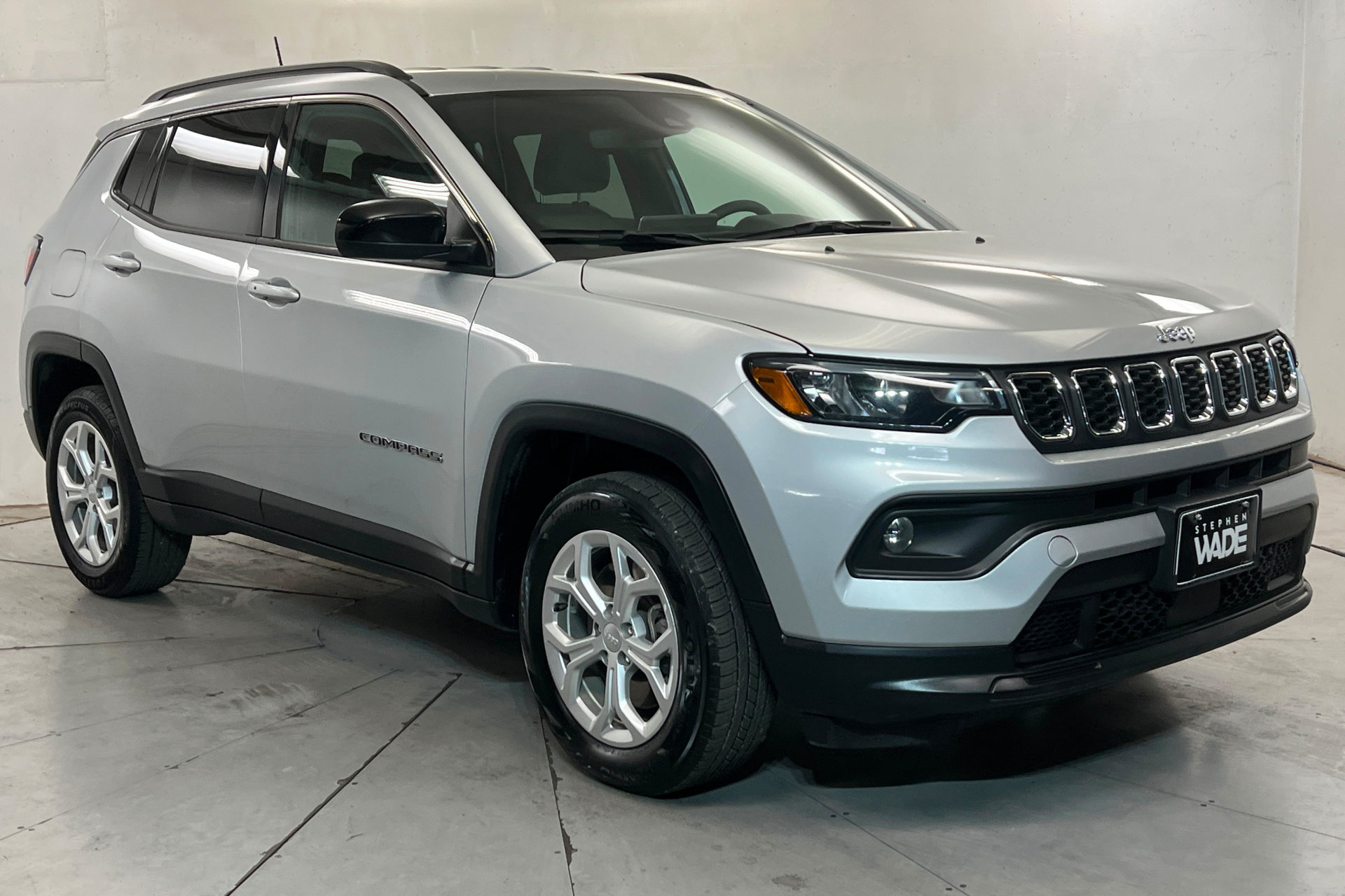 Used 2024 Jeep Compass Latitude AWD/4WD image 7