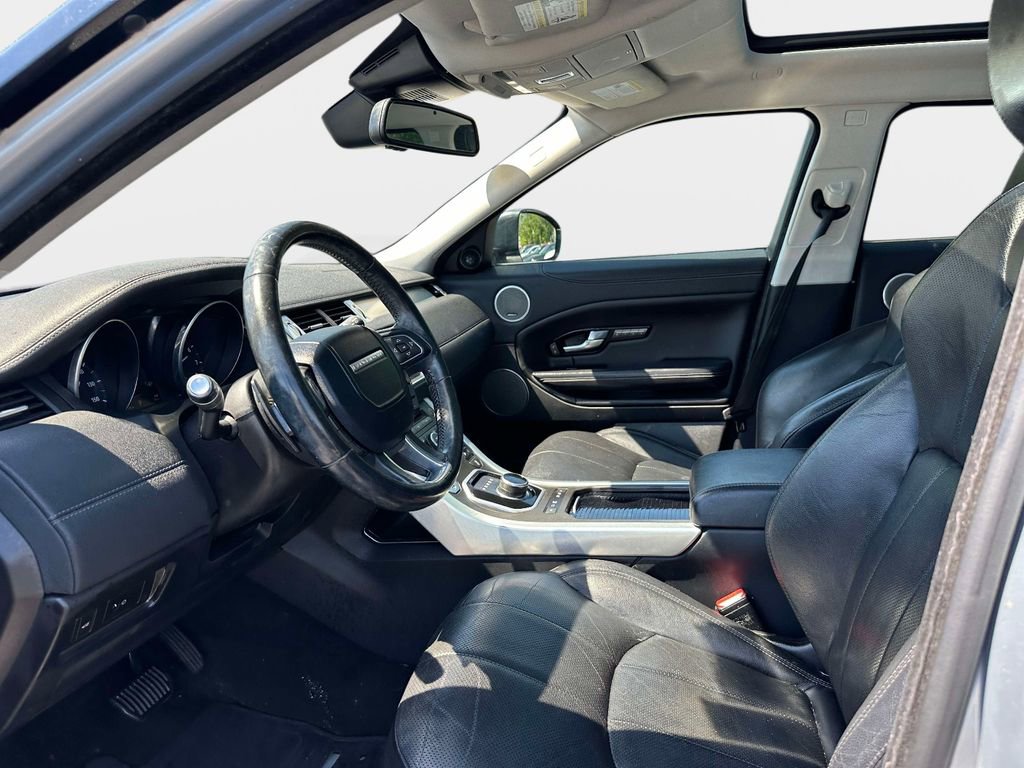 Used 2017 Land Rover Range Rover Evoque SE AWD/4WD image 11