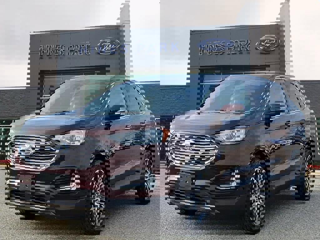 Used 2020 Ford Edge Titanium image 3