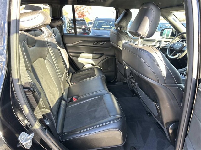 Certified 2024 Jeep Grand Cherokee Altitude image 10