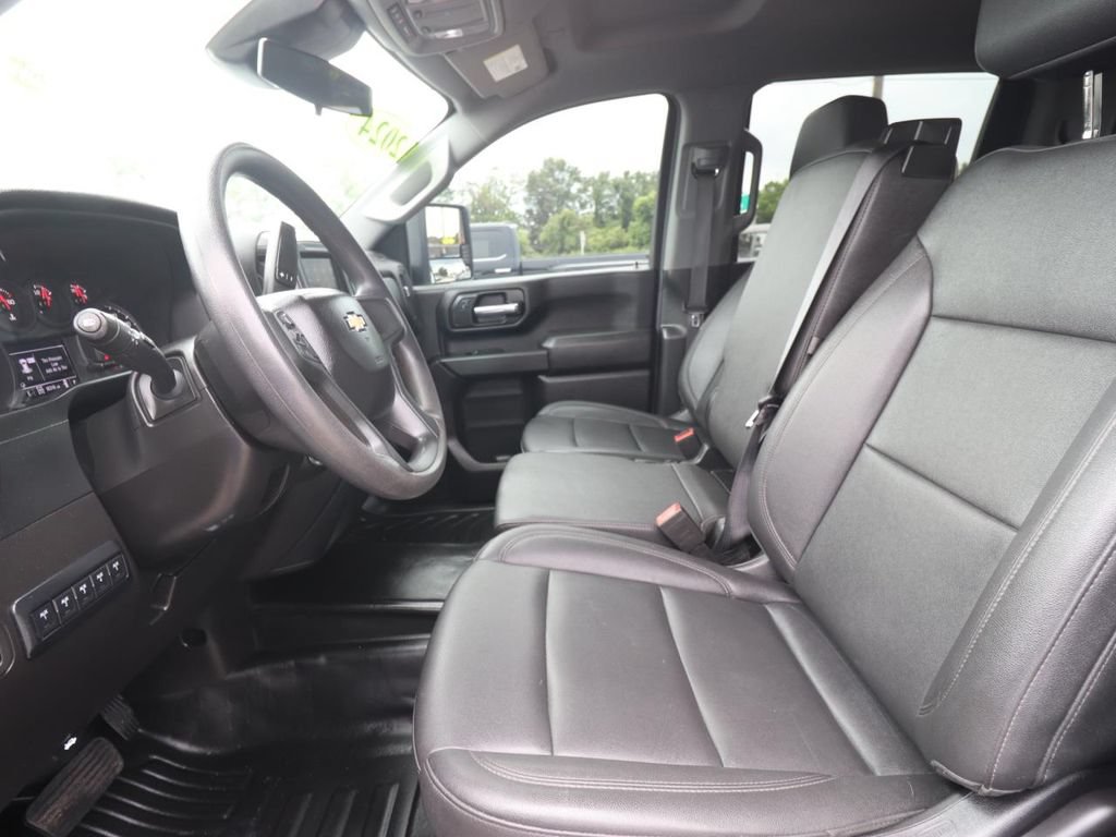 Used 2024 Chevrolet Silverado 3500 W/T w/ WT Convenience Package AWD/4WD image 2