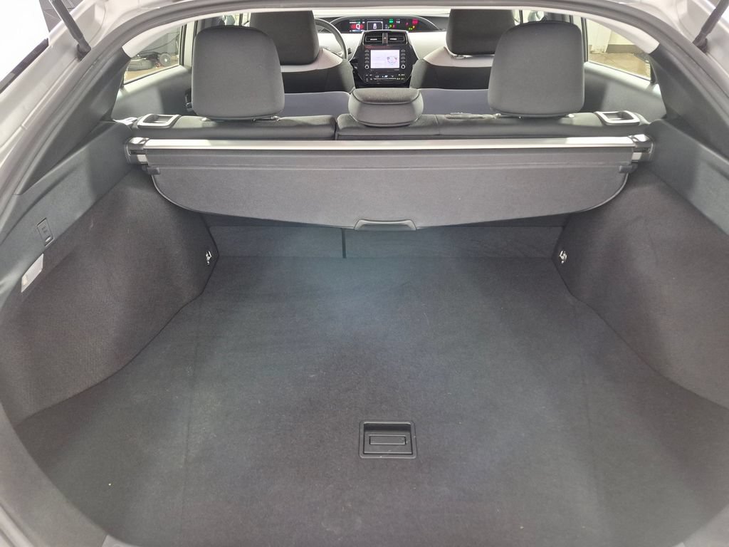 Used 2022 Toyota Prius LE FWD image 25