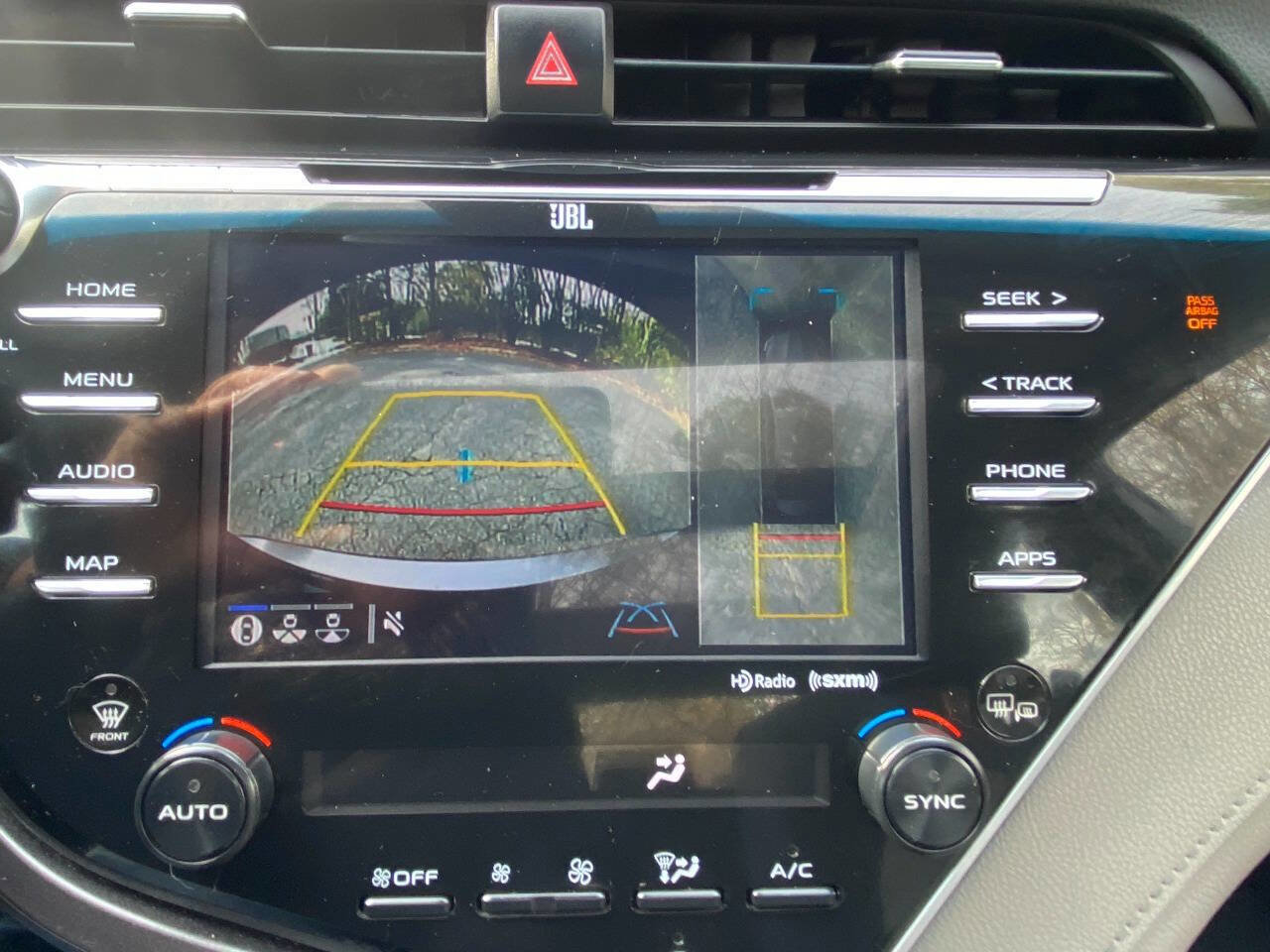 Used 2018 Toyota Camry XLE w/ Driver Assist Package FWD image 28