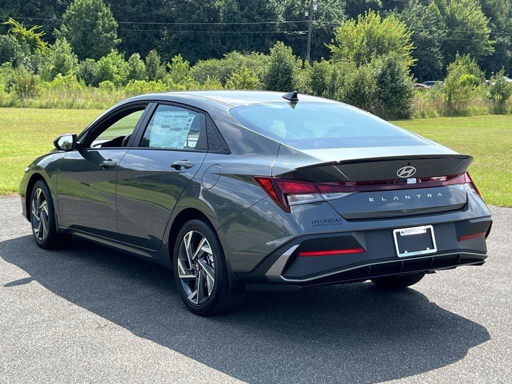 New 2025 Hyundai Elantra Sport w/ Cargo Package image 4