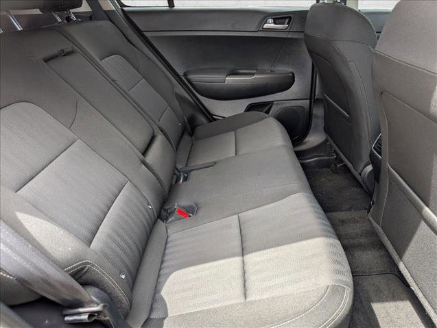 Used 2022 Kia Sportage LX image 19