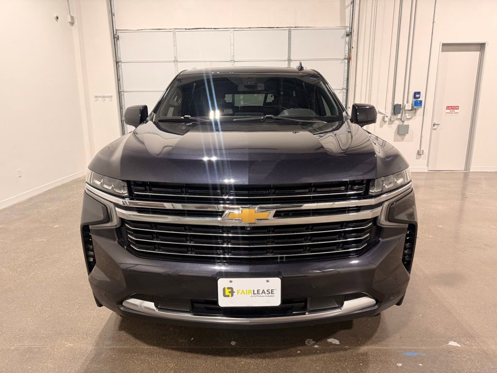 Used 2022 Chevrolet Suburban LT w/ Luxury Package image 2