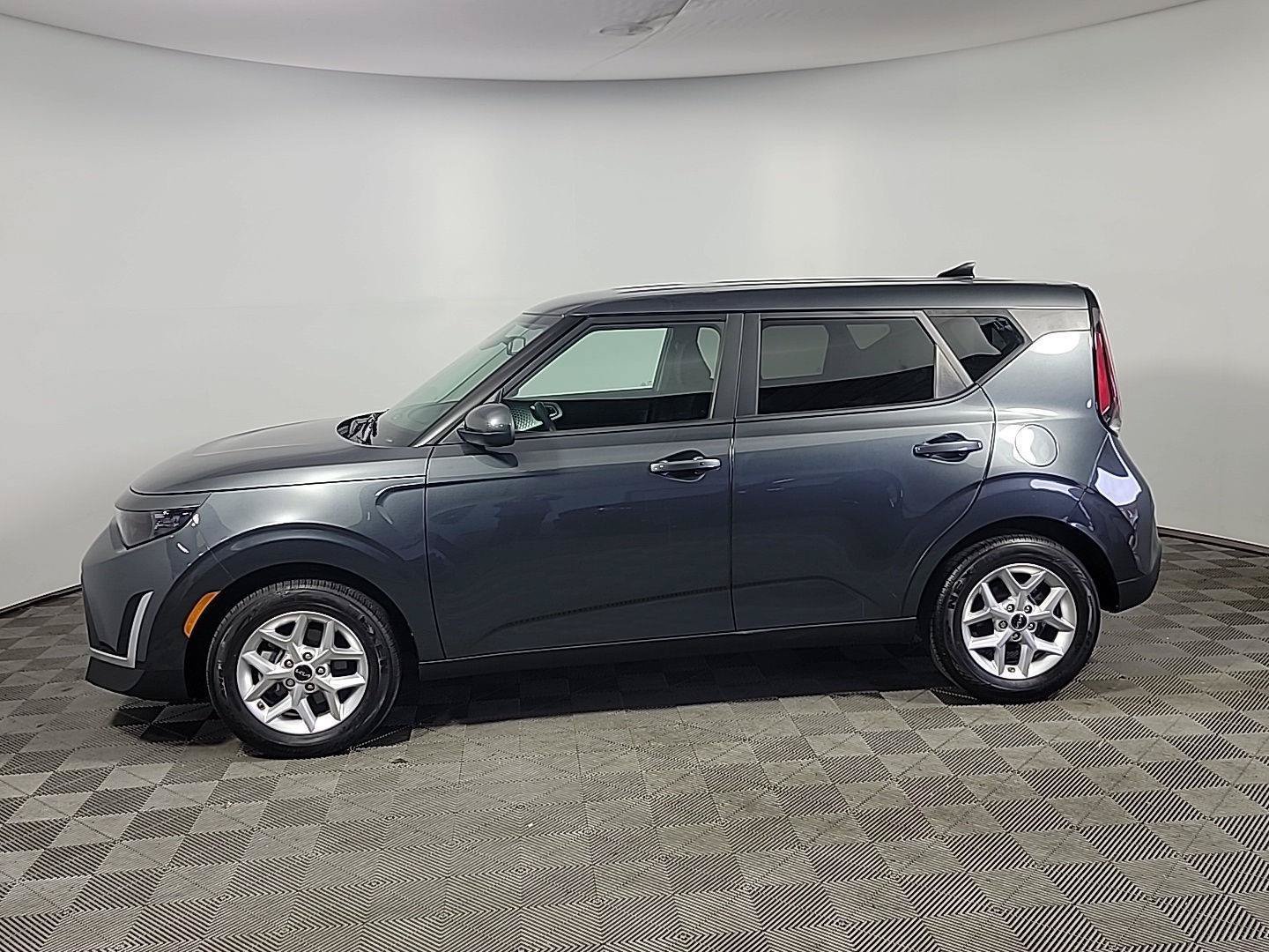 Certified 2024 Kia Soul S FWD image 11