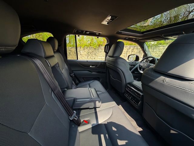 New 2026 Lexus LX 600 4WD w/ Interior Upgrade Package image 25