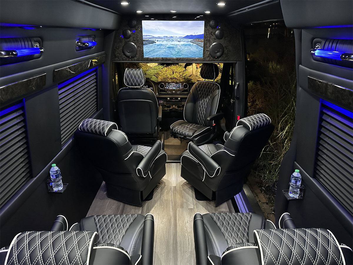 Used 2024 Mercedes-Benz Sprinter 3500 image 28