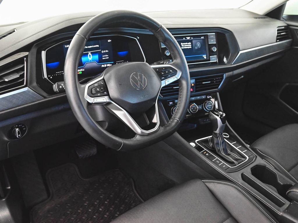 Used 2022 Volkswagen Jetta SE FWD image 14