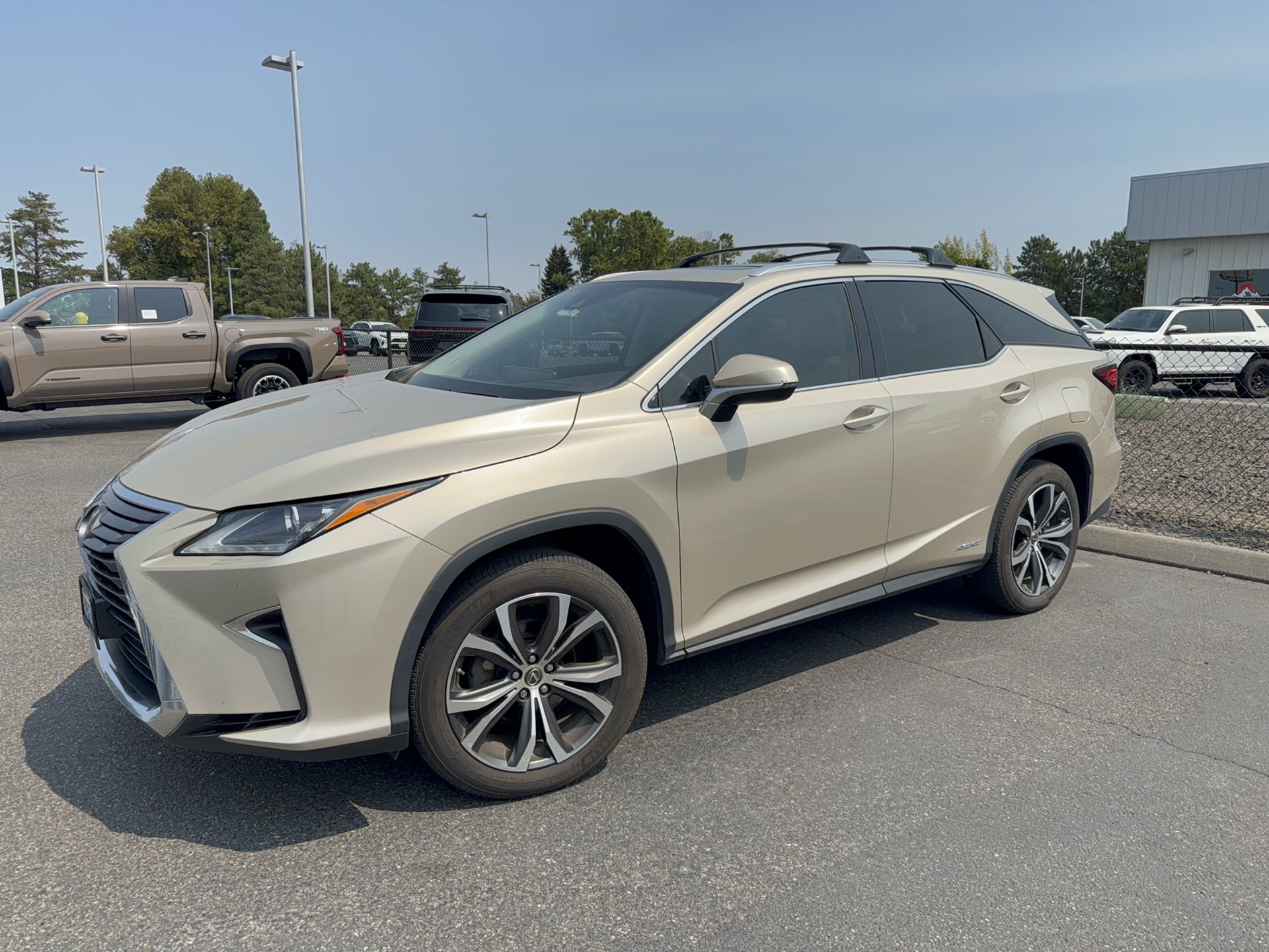 Used 2018 Lexus RX 450hL Premium w/ Premium Package AWD/4WD image 3
