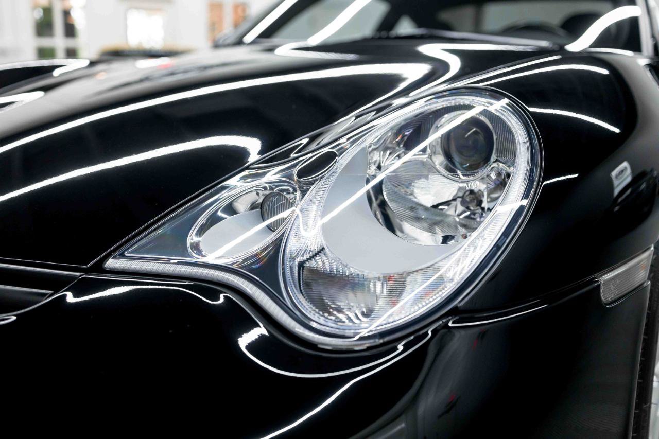 Used 2002 Porsche 911 GT2 RWD image 12