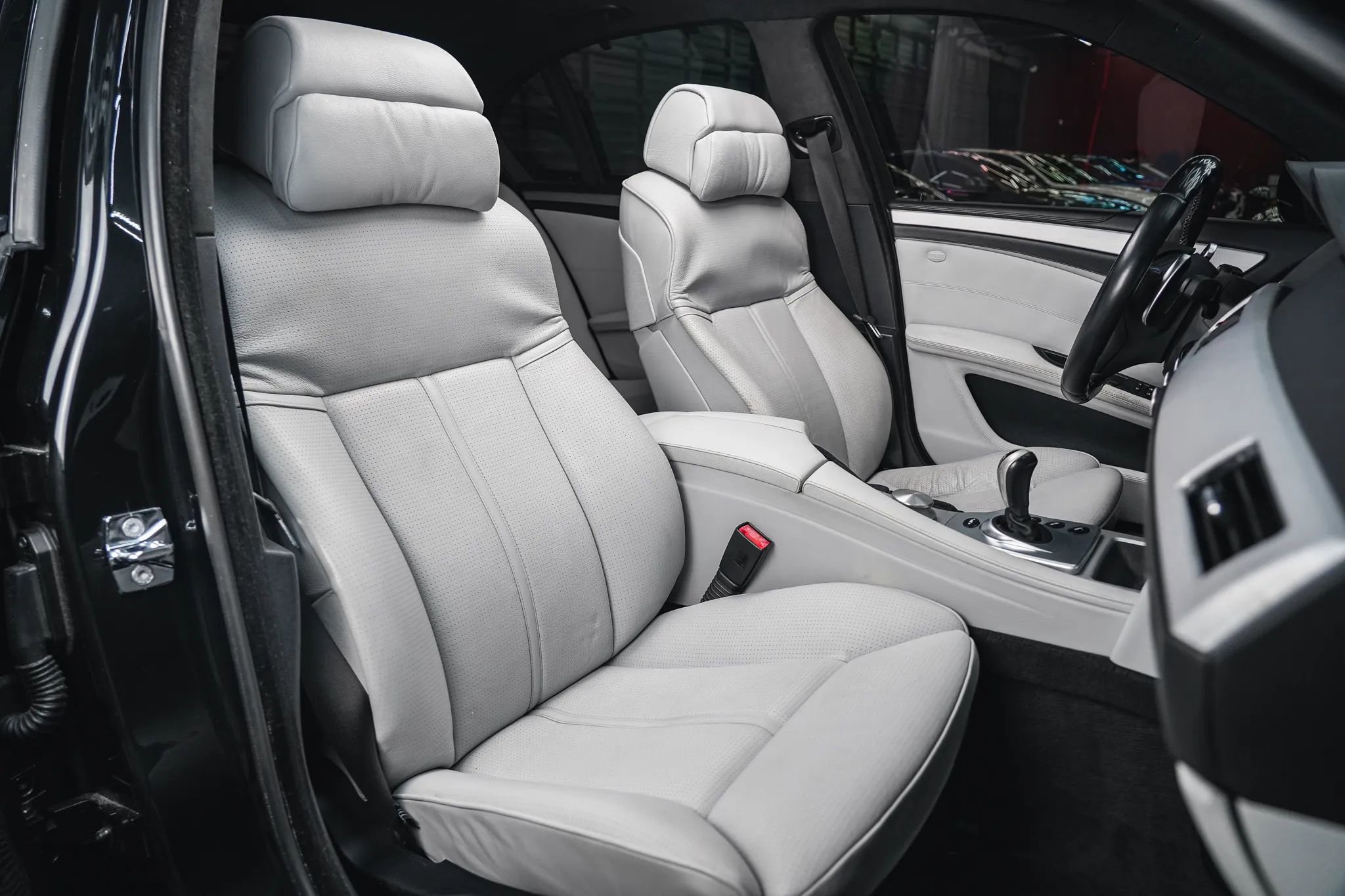 Used 2008 BMW M5 RWD image 47