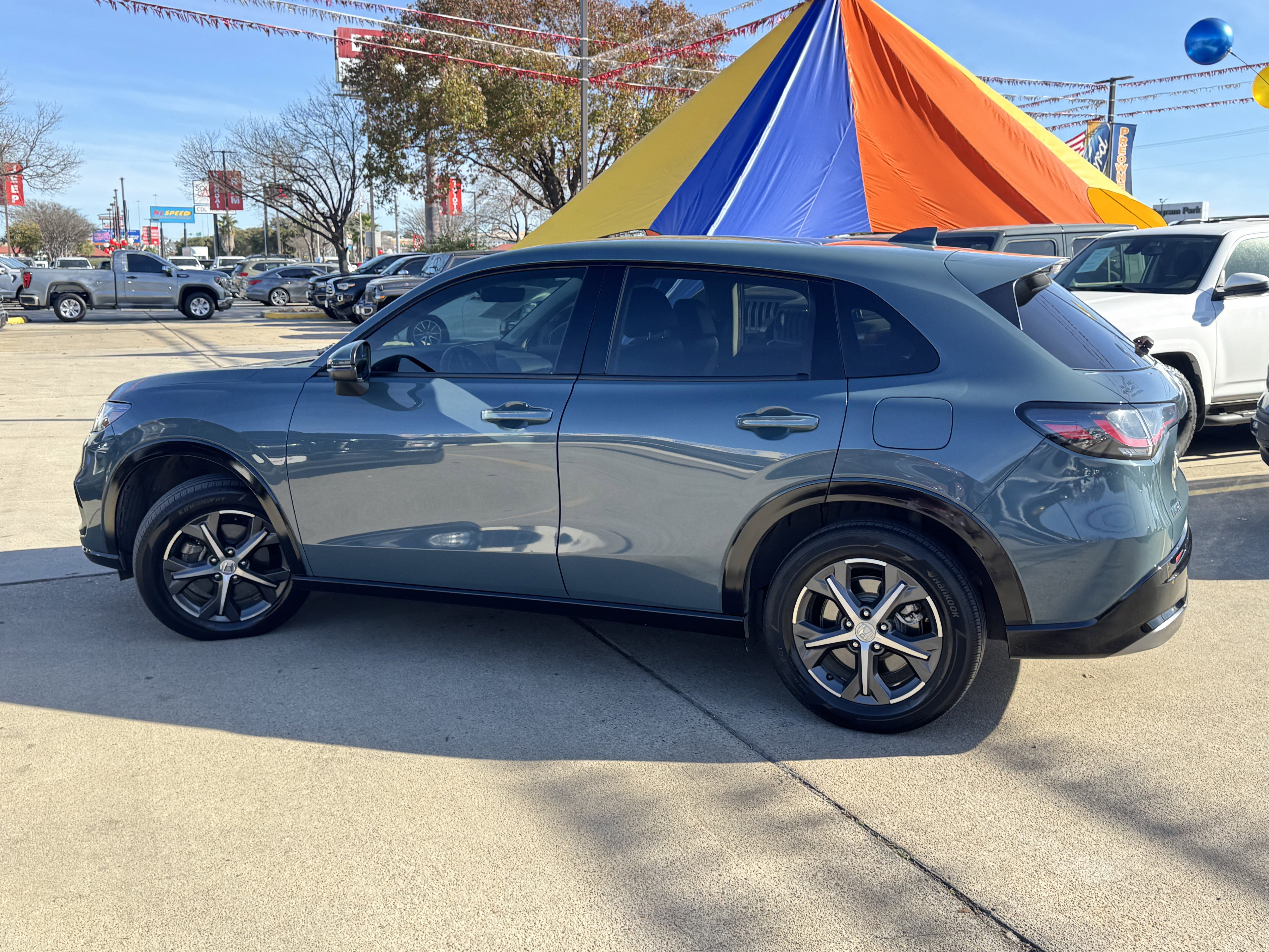 Used 2024 Honda HR-V EX-L image 8