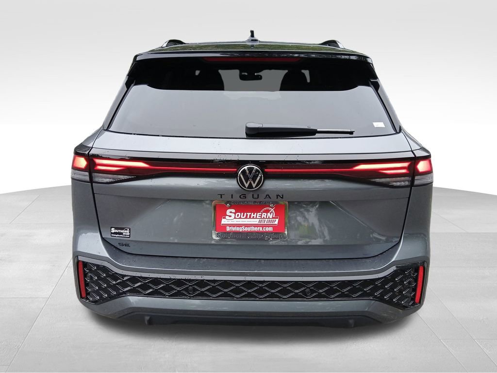New 2026 Volkswagen Tiguan SE R-Line image 4