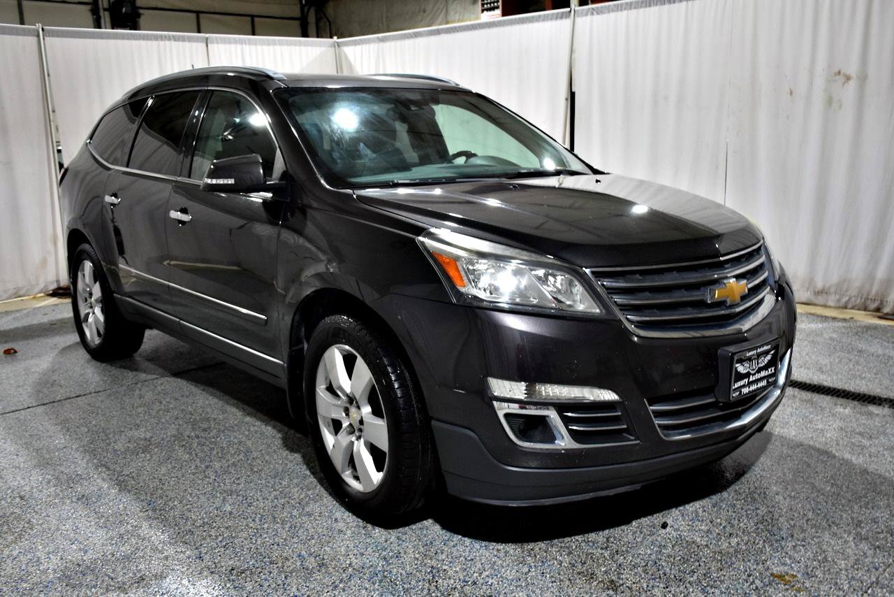Used 2014 Chevrolet Traverse LTZ FWD image 3