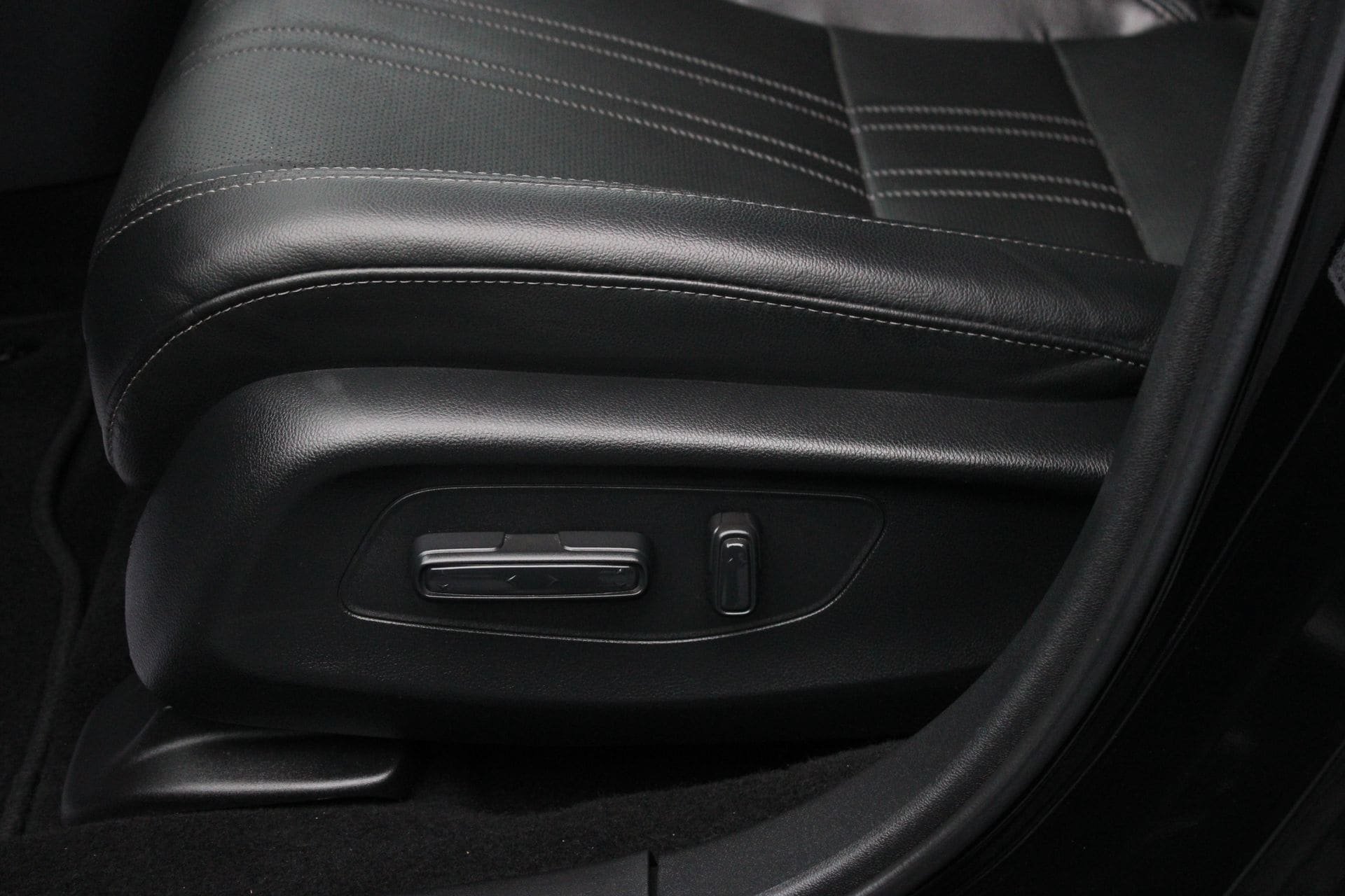 Used 2025 Honda HR-V EX-L image 13