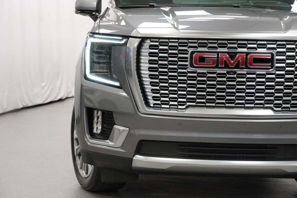 Used 2021 GMC Yukon XL Denali w/ Denali Premium Package AWD/4WD image 37