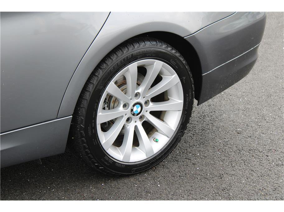 Used 2011 BMW 328i xDrive Wagon image 6