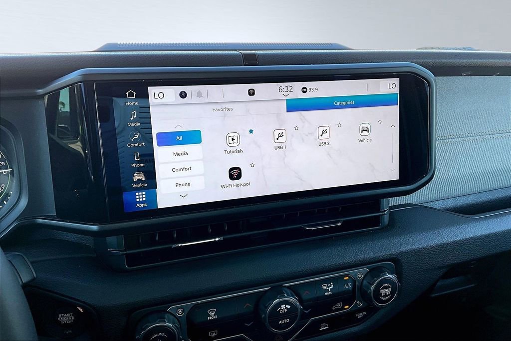 Used 2024 Jeep Wrangler Unlimited image 9