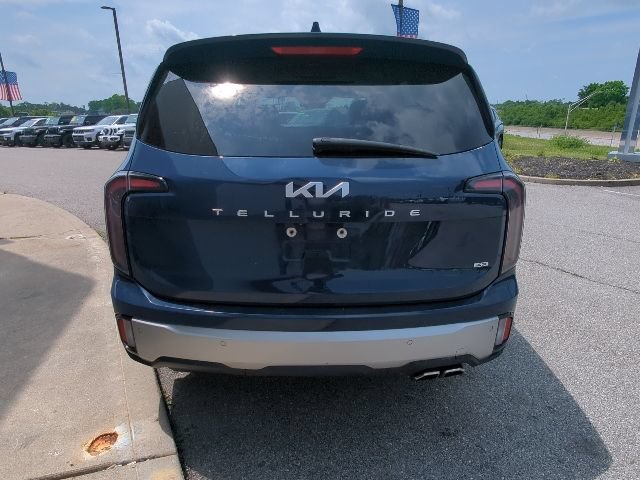 Used 2023 Kia Telluride EX w/ EX Captain's Chair Package AWD/4WD image 32
