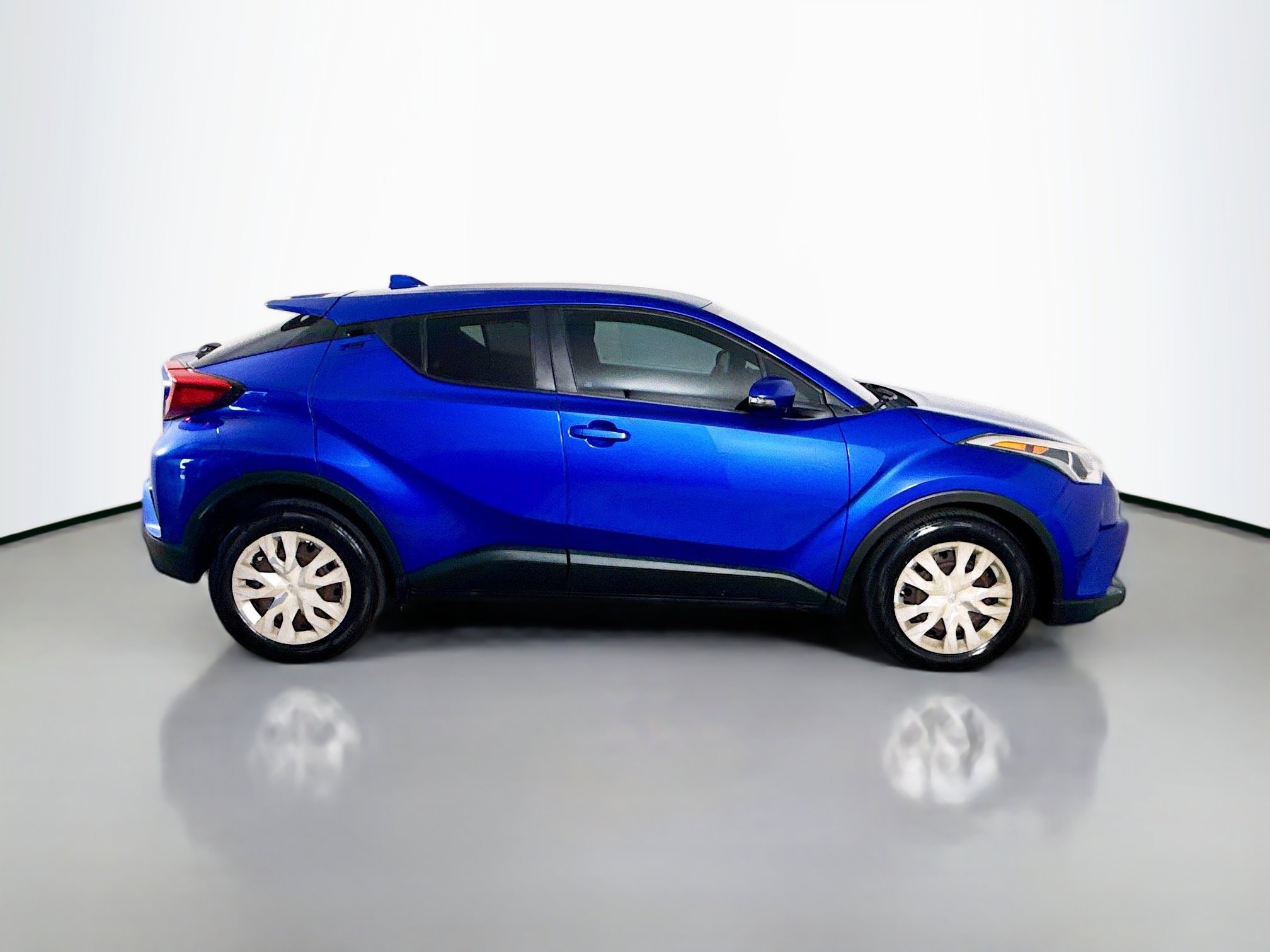 Used 2019 Toyota C-HR LE image 11