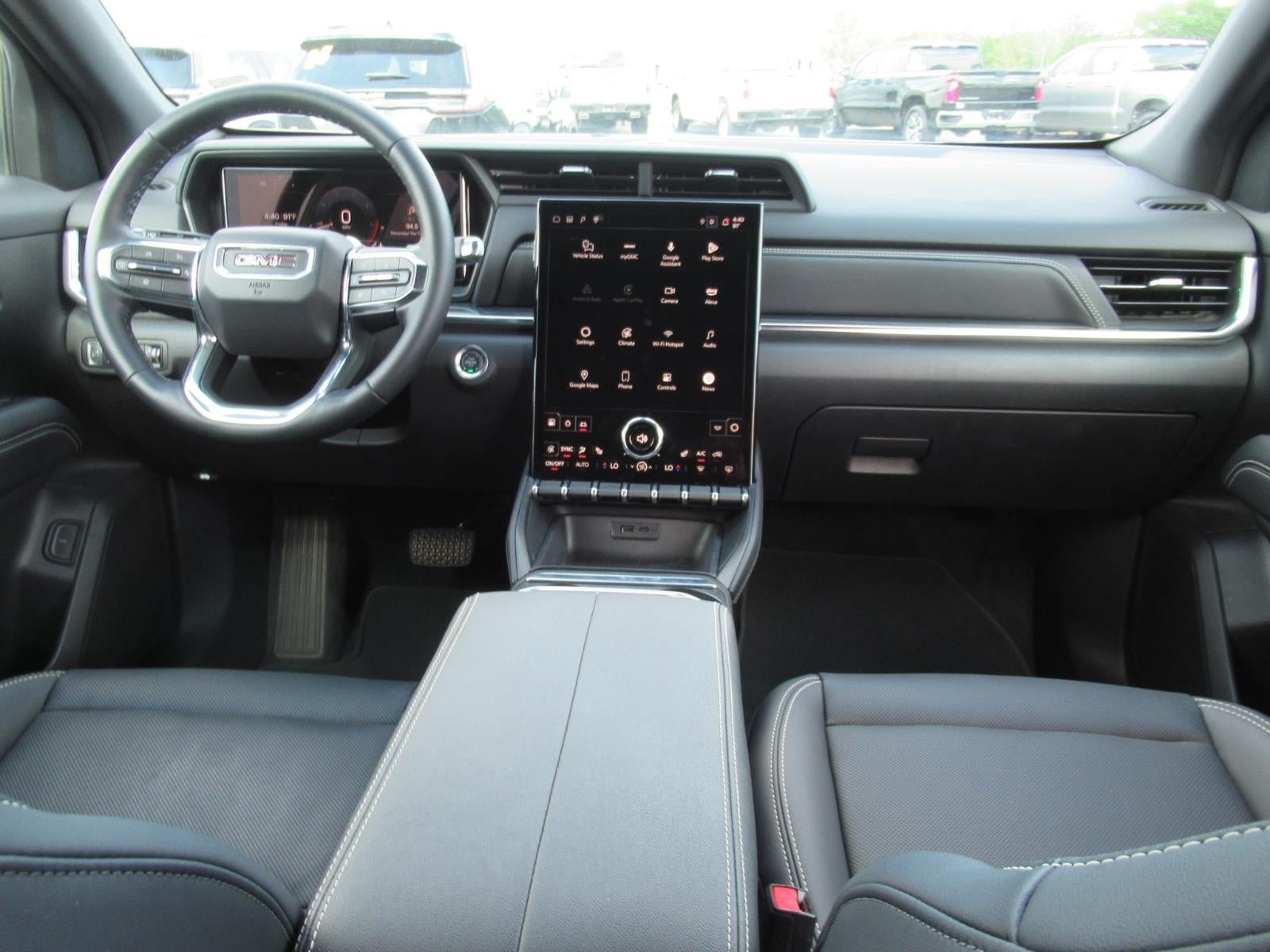 Used 2025 GMC Terrain Elevation w/ Elevation Premium Package AWD/4WD image 12