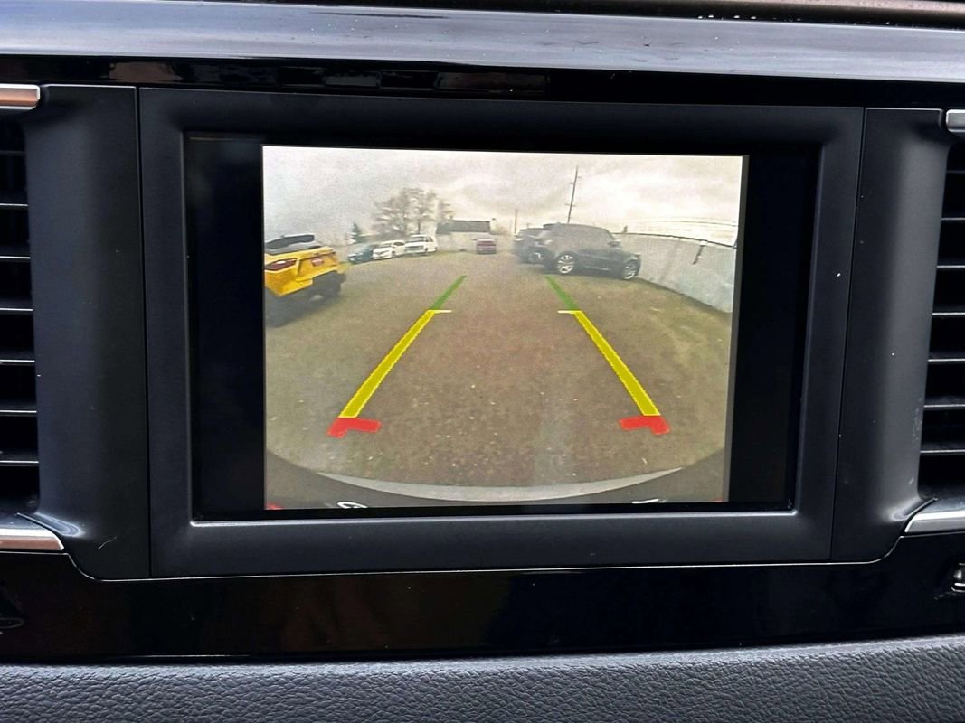 Used 2020 Chrysler Voyager Lxi image 28