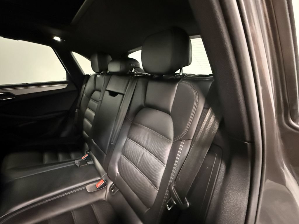 Used 2015 Porsche Macan Turbo AWD/4WD image 48