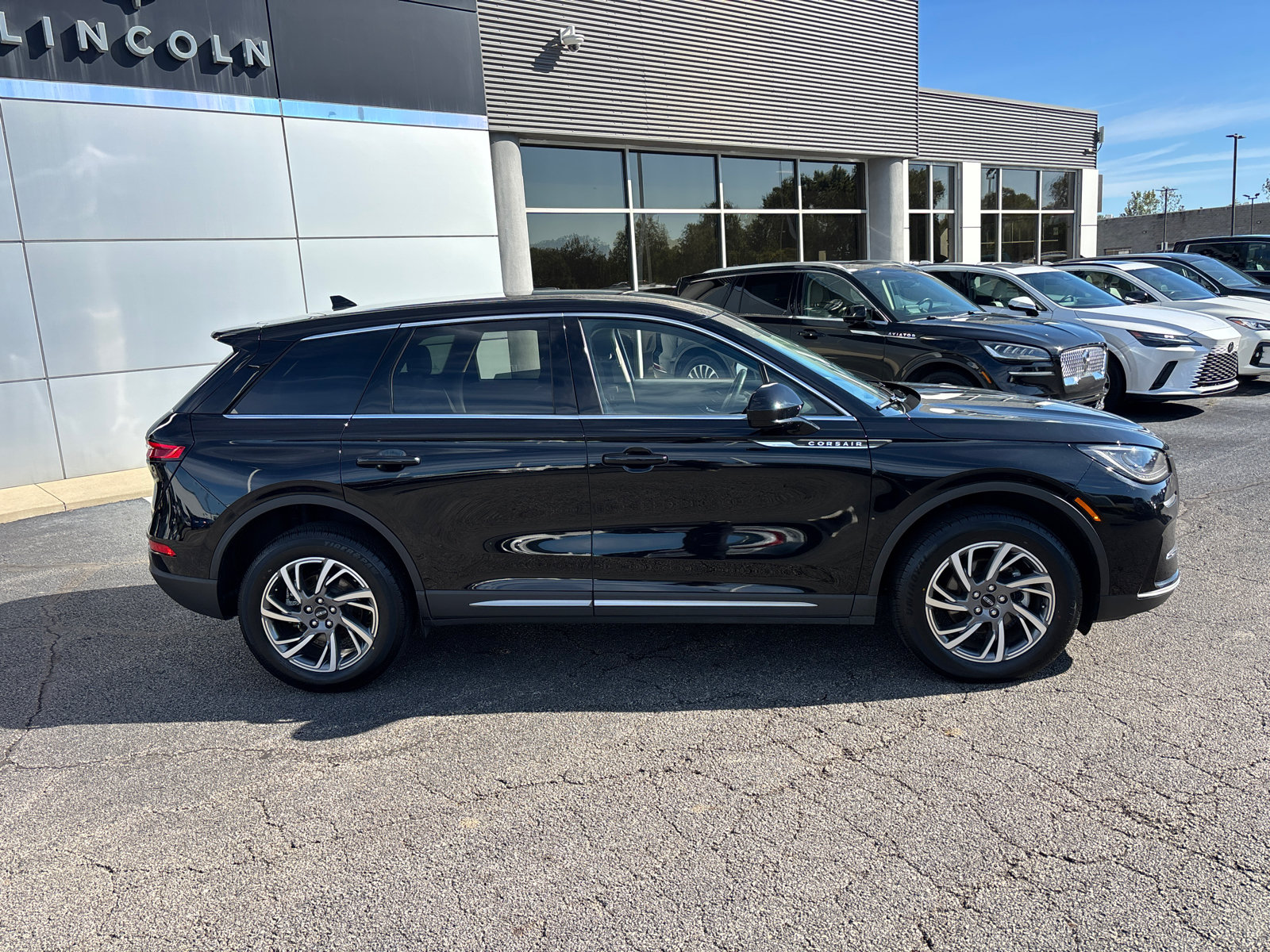 Certified 2023 Lincoln Corsair AWD image 8