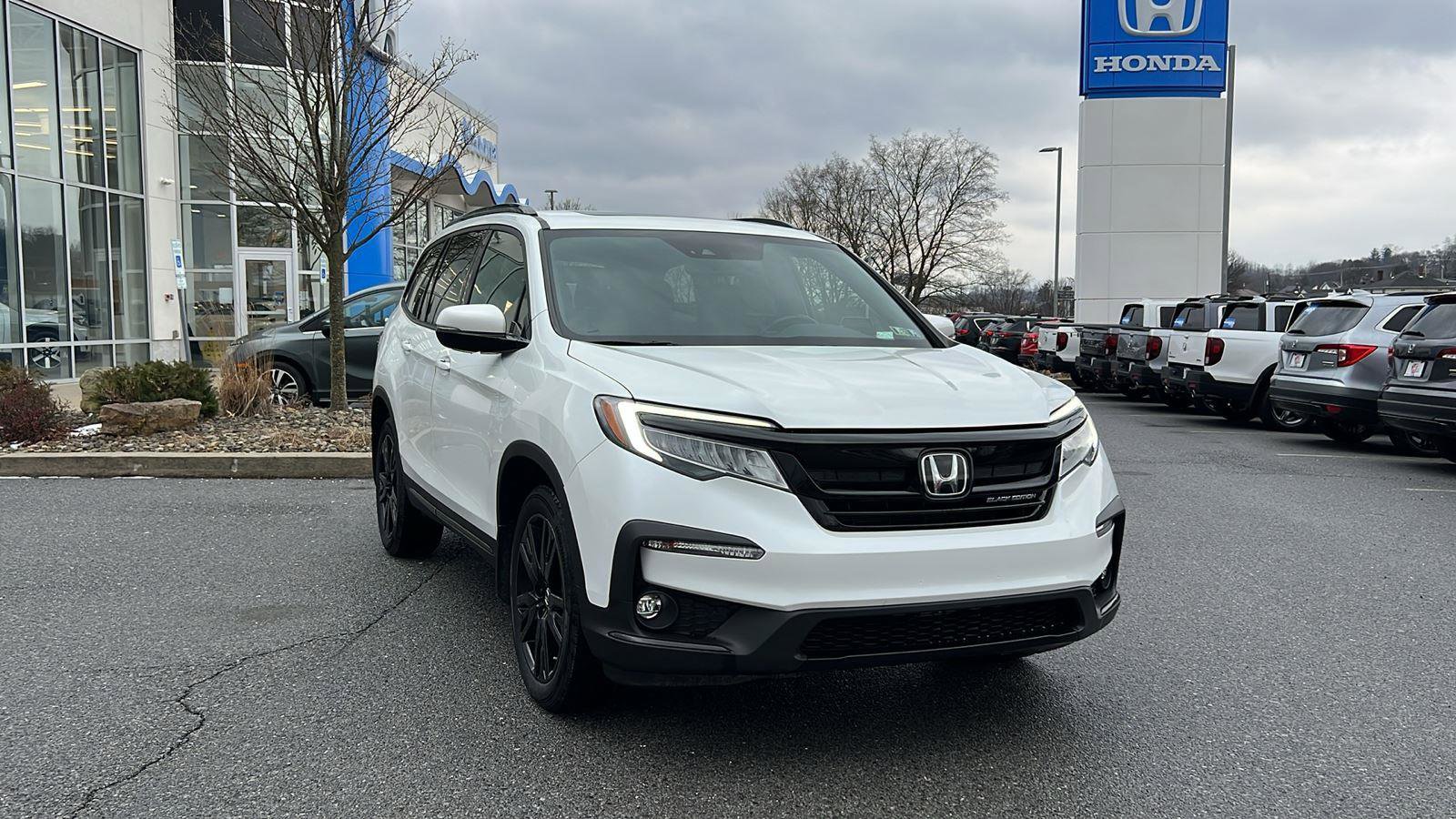 Used 2022 Honda Pilot Black Edition image 1
