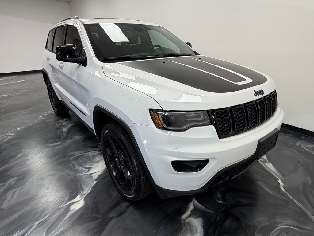 Used 2020 Jeep Grand Cherokee Laredo AWD/4WD image 17
