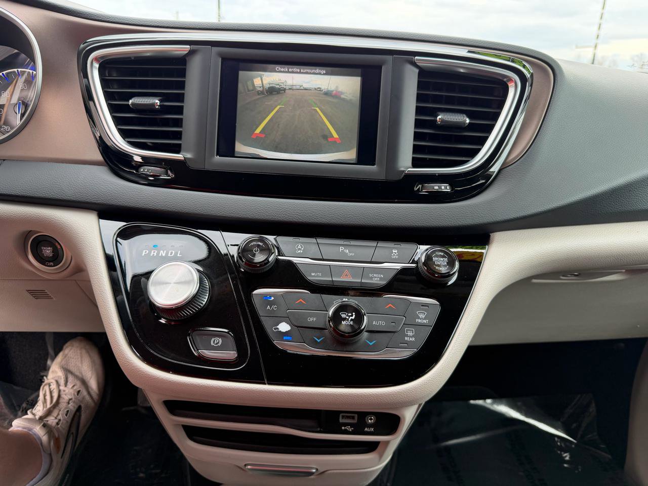 Used 2018 Chrysler Pacifica Touring Plus w/ Tire & Wheel Group image 30