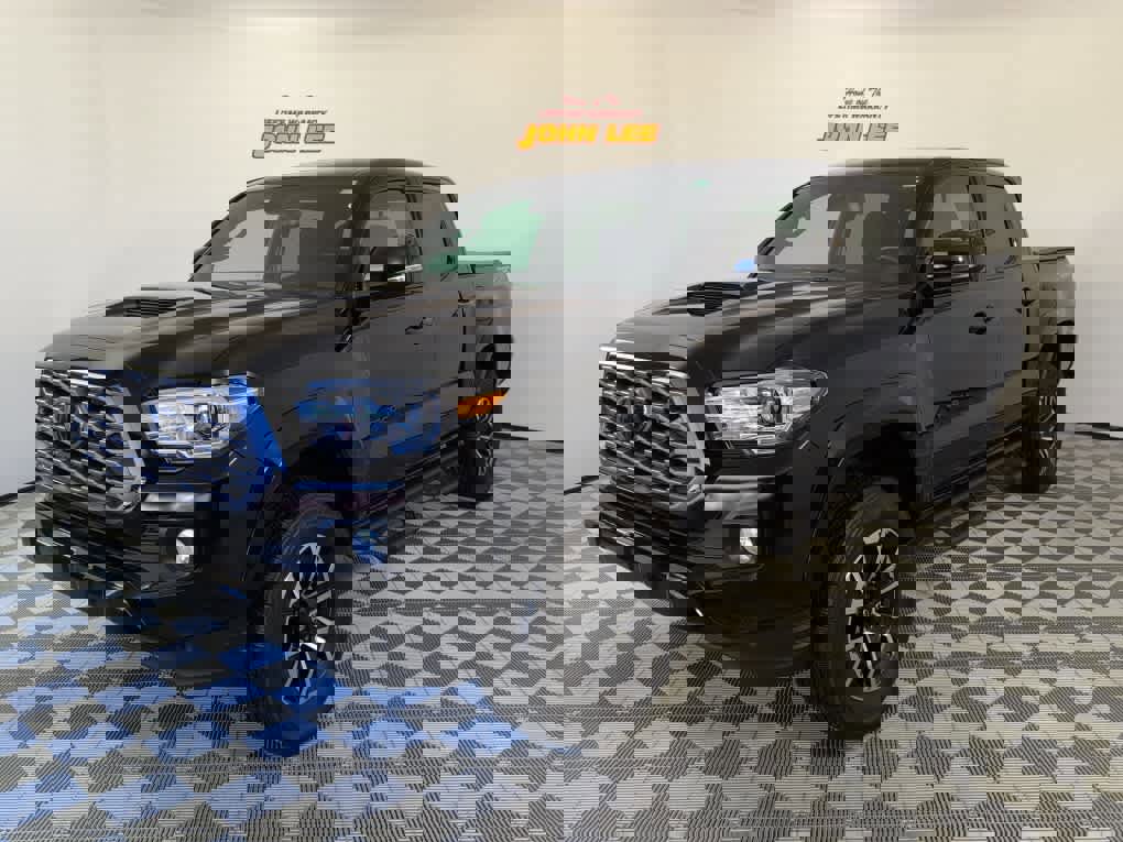 Used 2023 Toyota Tacoma TRD Sport video 1