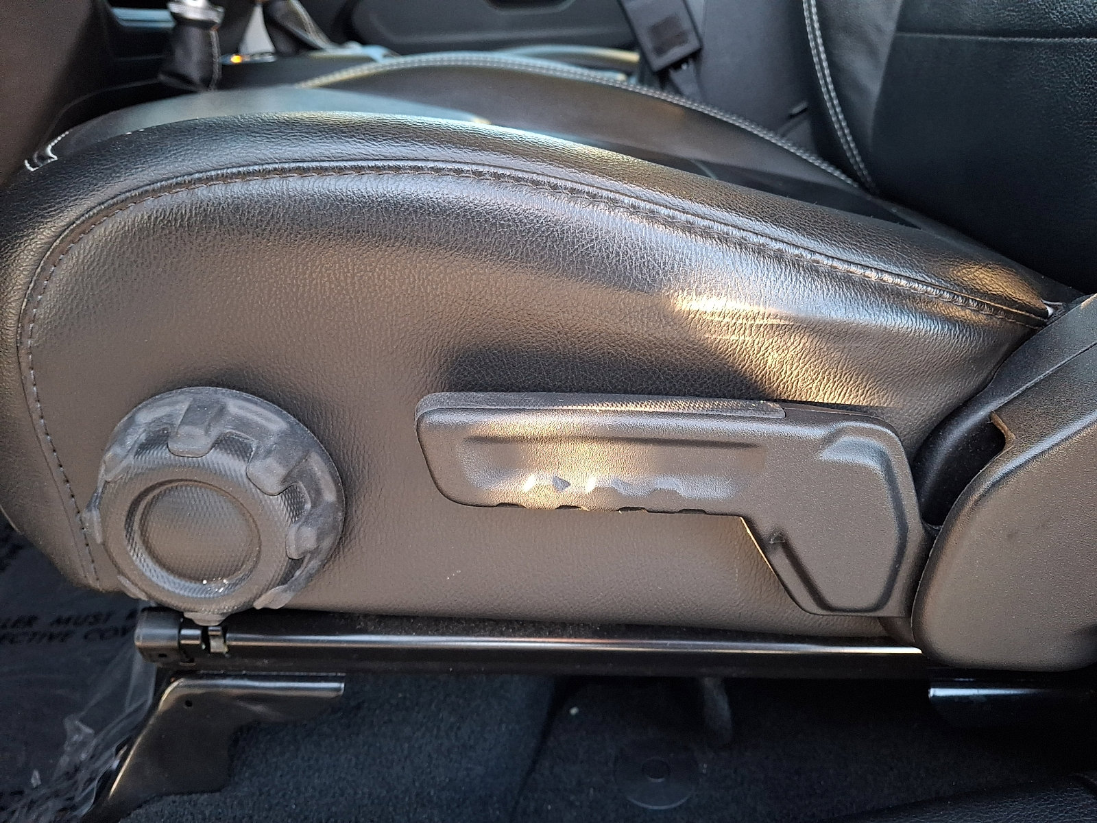 Used 2022 Jeep Wrangler Unlimited Sahara w/ Cold Weather Group image 16