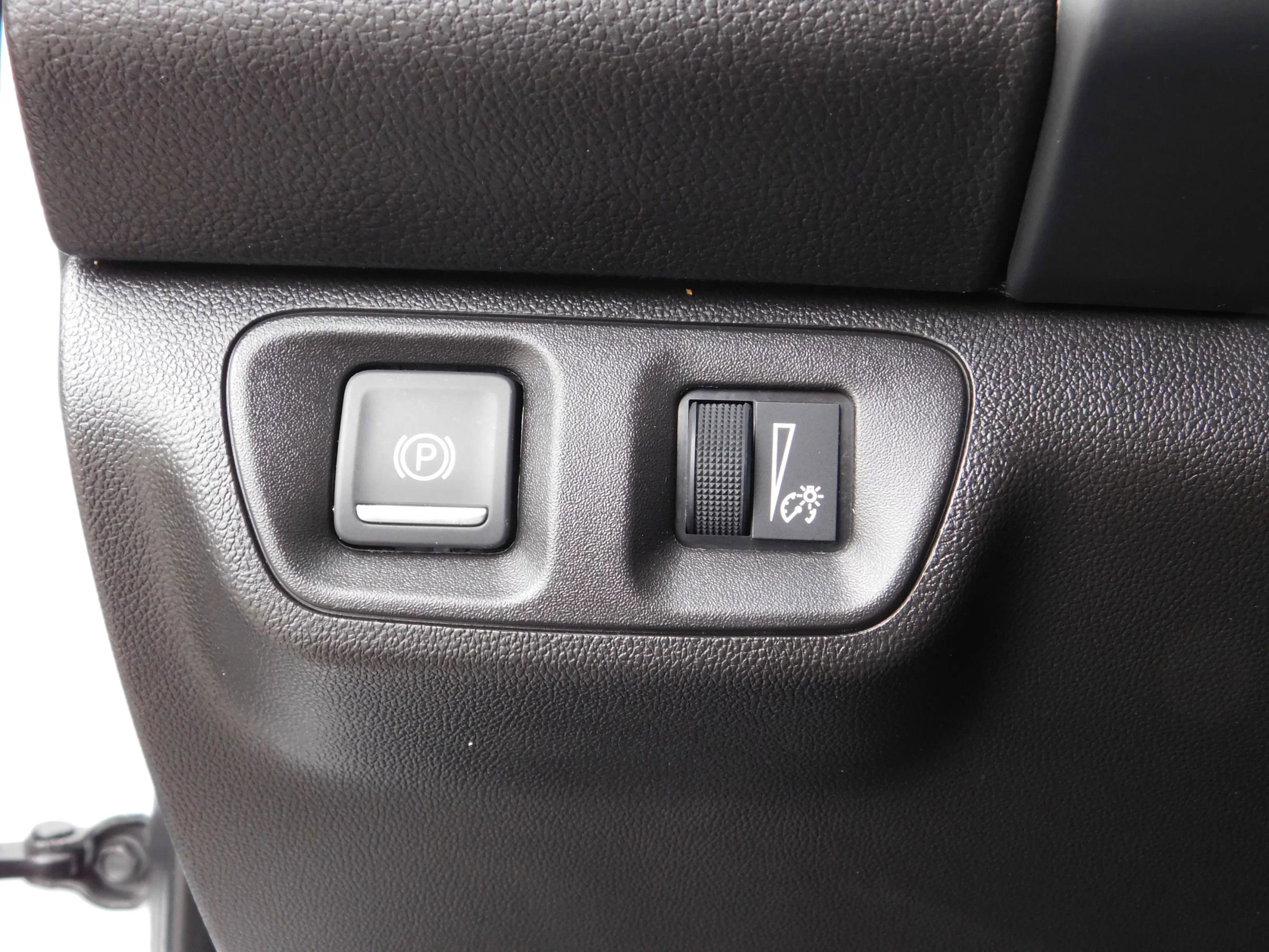 Used 2023 GMC Acadia SLT FWD image 26
