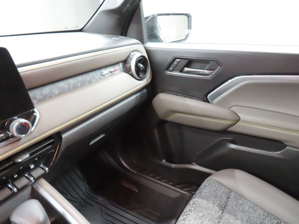 Used 2024 Chevrolet Colorado ZR2 w/ Safety Package image 16