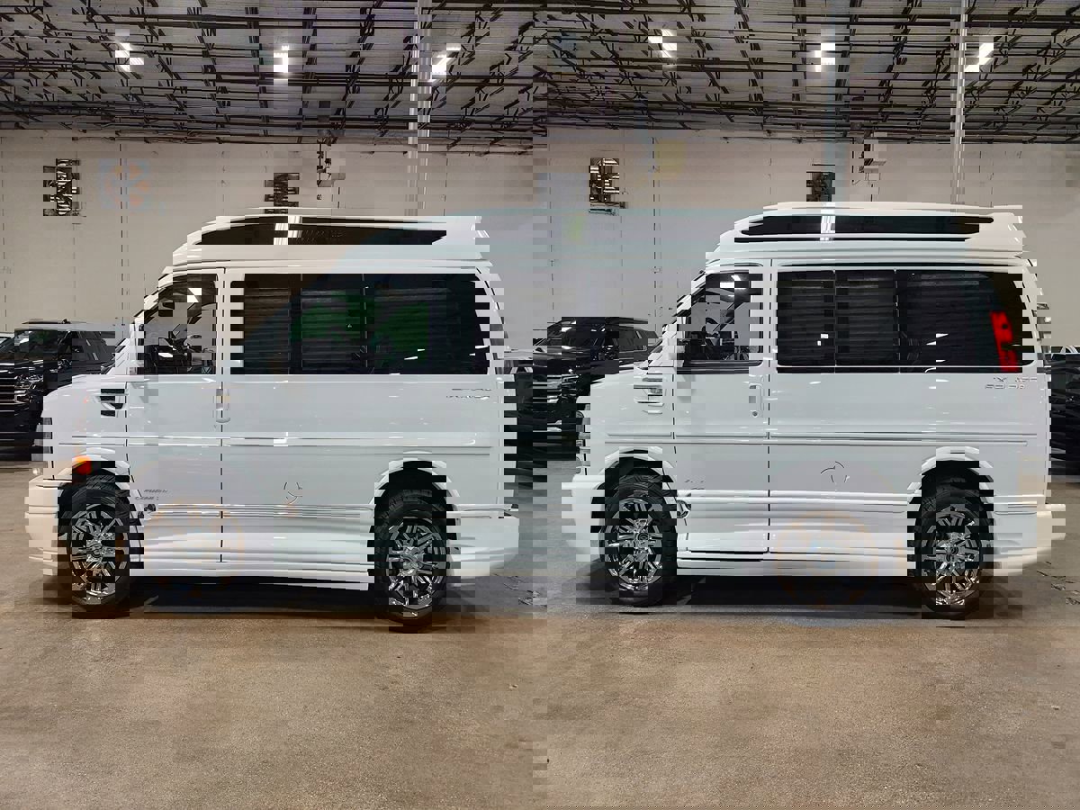 Used 2015 Chevrolet Express 2500 image 7