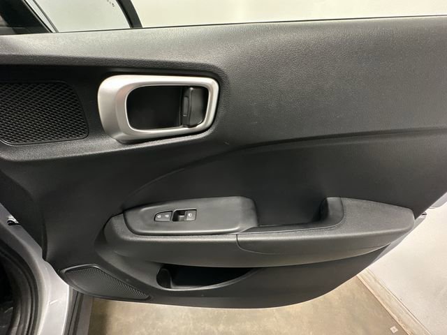 Used 2022 Hyundai Venue SEL w/ Cargo Package image 22